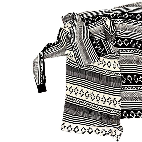 BCBG MAXAZRIA western aztec cascade front cardigan size SMALL 100% VISCOSE black - Picture 7 of 14